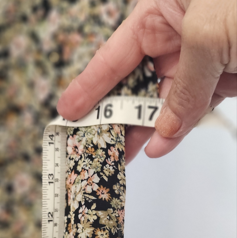 Forever 21 Multicolor Floral Blouse Size S - Picture 3 of 5